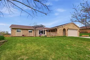 7521 Glenhurst Dr, Vandalia, OH 45414 - Photo 2