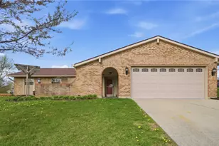 7521 Glenhurst Dr, Vandalia, OH 45414 - Photo 1