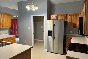 102 Burgundy Dr, Englewood, OH 45322 - Photo 4
