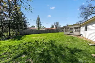 1046 Primrose Dr, West Carrollton, OH 45449 - Photo 4