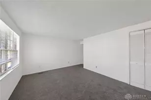 1046 Primrose Dr, West Carrollton, OH 45449 - Photo 6
