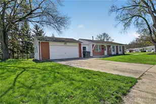 1046 Primrose Dr, West Carrollton, OH 45449 - Photo 1