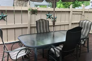 1060 Foxshire Pl, Dayton, OH 45458 - Photo 6