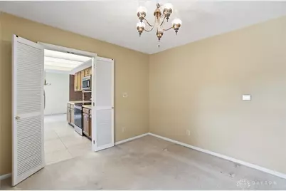 9964 Hummingbird Way, Dayton, OH 45458 - Photo 12