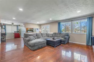 4933 Arrowview Dr, Huber Heights, OH 45424 - Photo 4