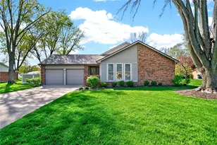 8785 Cobblecreek Dr, Washington Twp, OH 45458 - Photo 2