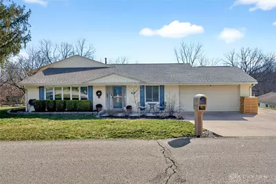 2292 Ivy Crest Drive, Bellbrook, OH 45305 - Photo 2