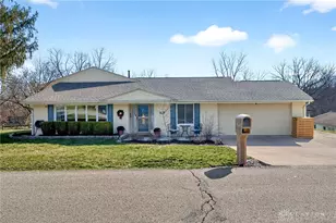 2292 Ivy Crest Dr, Bellbrook, OH 45305 - Photo 2