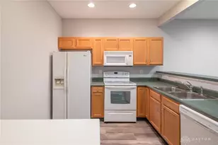 4424 Straight Arrow, Beavercreek, OH 45430 - Photo 4