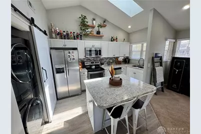 241 Queens Crossing, Centerville, OH 45458 - Photo 8