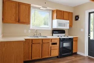 5026 Hackett Dr, Jefferson Twp, OH 45417 - Photo 4