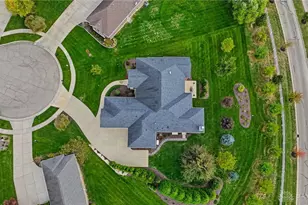 9440 Old Bridge Dr, Washington Twp, OH 45458 - Photo 4