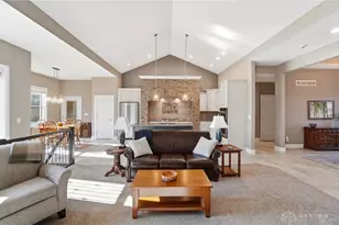 9440 Old Bridge Dr, Washington Twp, OH 45458 - Photo 22
