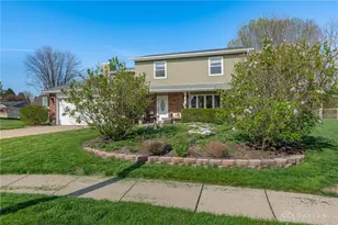 1011 Brookwood Ct, Fairborn, OH 45324 - Photo 2