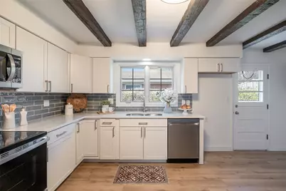 1030 Chateau Drive, Kettering, OH 45429 - Photo 6