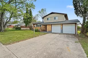 4718 Belcourt Dr, Jefferson Twp, OH 45417 - Photo 2
