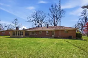 814 Wellington Dr, Springfield Twp, OH 45506 - Photo 44