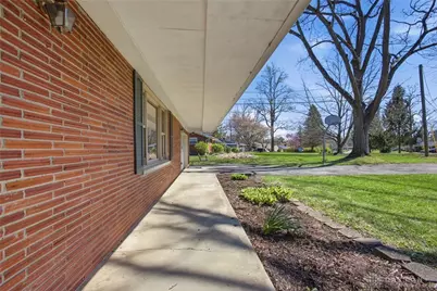 814 Wellington Drive, Springfield Twp, OH 45506 - Photo 4