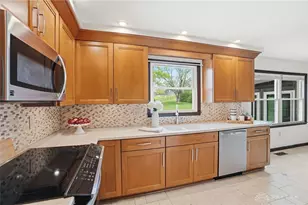 1650 E Slater Ct, Beavercreek Twp, OH 45385 - Photo 10