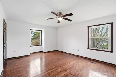 1650 E Slater Court, Beavercreek Twp, OH 45385 - Photo 32