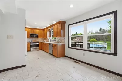 1650 E Slater Court, Beavercreek Twp, OH 45385 - Photo 12