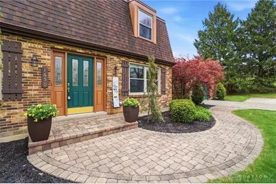 1650 E Slater Court, Beavercreek Twp, OH 45385 - Photo 2