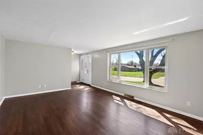 549 E Alkaline Springs Road, Vandalia, OH 45377 - Photo 8