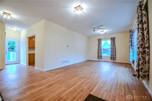 4487 Straight Arrow Rd, Beavercreek, OH 45430 - Photo 4