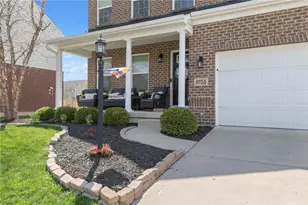 9755 Crooked Creek Dr, Clear Creek Township, OH 45458 - Photo 4