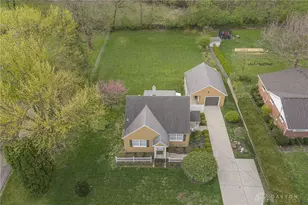 3543 Echo Hill Ln, Beavercreek, OH 45430 - Photo 2