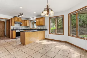 4001 Dogwood Trail, Dayton, OH 45429 - Photo 6