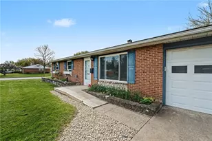 301 Porter Dr, Englewood, OH 45322 - Photo 6