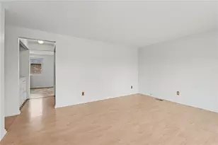 301 Porter Dr, Englewood, OH 45322 - Photo 8