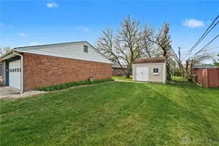 301 Porter Dr, Englewood, OH 45322 - Photo 40