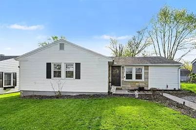 1864 Burrowes Boulevard, Fairborn, OH 45324 - Photo 2