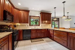 3605 E Salinas Cir, Sugarcreek Twp, OH 45440 - Photo 4