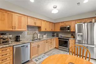 957 Pine Needles Dr, Centerville, OH 45458 - Photo 2