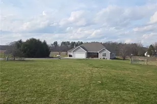 895 Hale Rd, Wilmington, OH 45177 - Photo 2