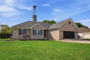 398 Greystone Dr, Springboro, OH 45458 - Photo 2