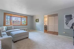 5385 Royalwood Dr, Centerville, OH 45429 - Photo 2