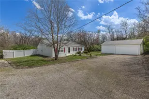 1712 N Dixie Dr, Vandalia, OH 45414 - Photo 1