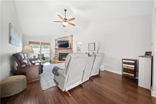 8320 Leisure Dr, Washington Twp, OH 45458 - Photo 4
