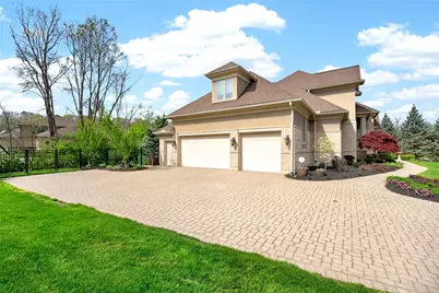 998 Olde Sterling Way, Washington Twp, OH 45459 - Photo 4