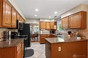 1359 Rose Lake Dr, Bellbrook, OH 45305 - Photo 14
