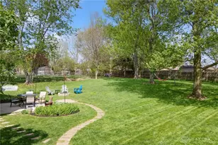 8750 Castlecreek Dr, Centerville, OH 45458 - Photo 40