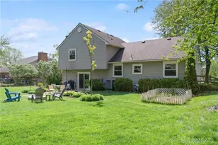 8750 Castlecreek Dr, Centerville, OH 45458 - Photo 38