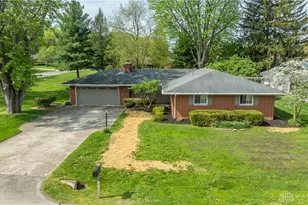 1077 Lark Ln, Xenia Twp, OH 45385 - Photo 2