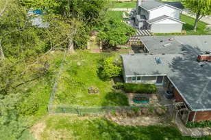 1077 Lark Ln, Xenia Twp, OH 45385 - Photo 4