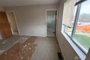 5675 Coach Dr, Dayton, OH 45440 - Photo 8