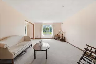 926 Goal Post Dr, Washington Twp, OH 45458 - Photo 10